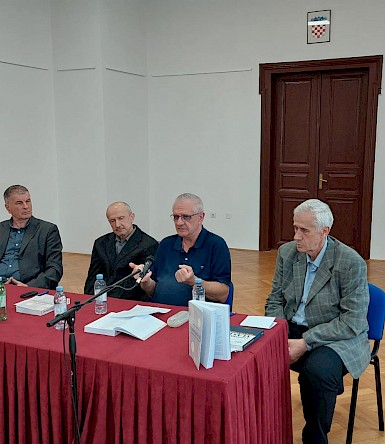 „Philosophy of politics“ presented in Otočac