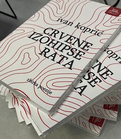 „Poetry does not stop war, but it can influence readers not to accept it“