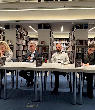 The book „Both Freedom and Belonging“ presented